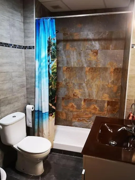 Salou, Piso De 3 Habitaciones Con Piscina. Spain